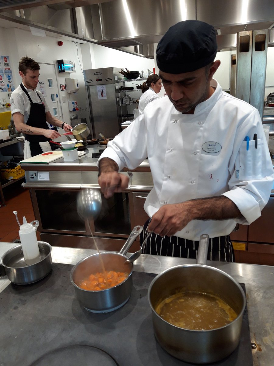 EllenClayton11's tweet photo. #maincourses are being finished off ready to present @NACCCaterCare #north #CARECHEF2019 @TraffordCollege Amazing work everybody. I don't envy the judges: @Lwagstaffe @JanineNelson @tucochair @molly_shaher https://t.co/Fwg01IwqmF