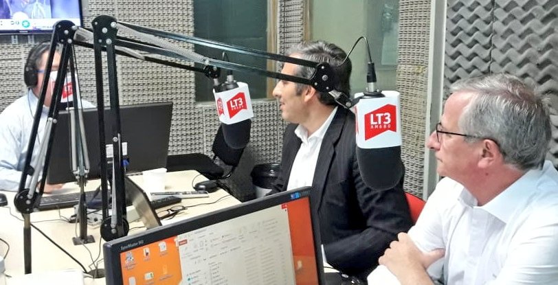 cachi_martinez's tweet photo. #Rosario ya estamos en @labarradecasal por @lt3am680 presentando #SantaFeConectada 📡
#UnidosPodemos
@OsvaldoMiatello https://t.co/emBkPDmITc