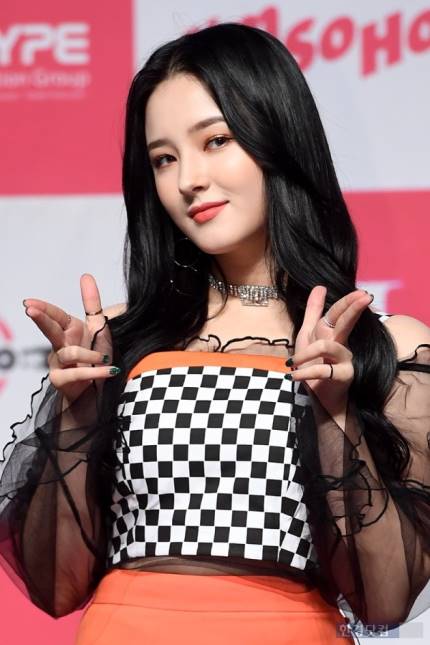 190320 MOMOLAND Nancy at ComeBack ShowCase ©press Link MOMOLAND