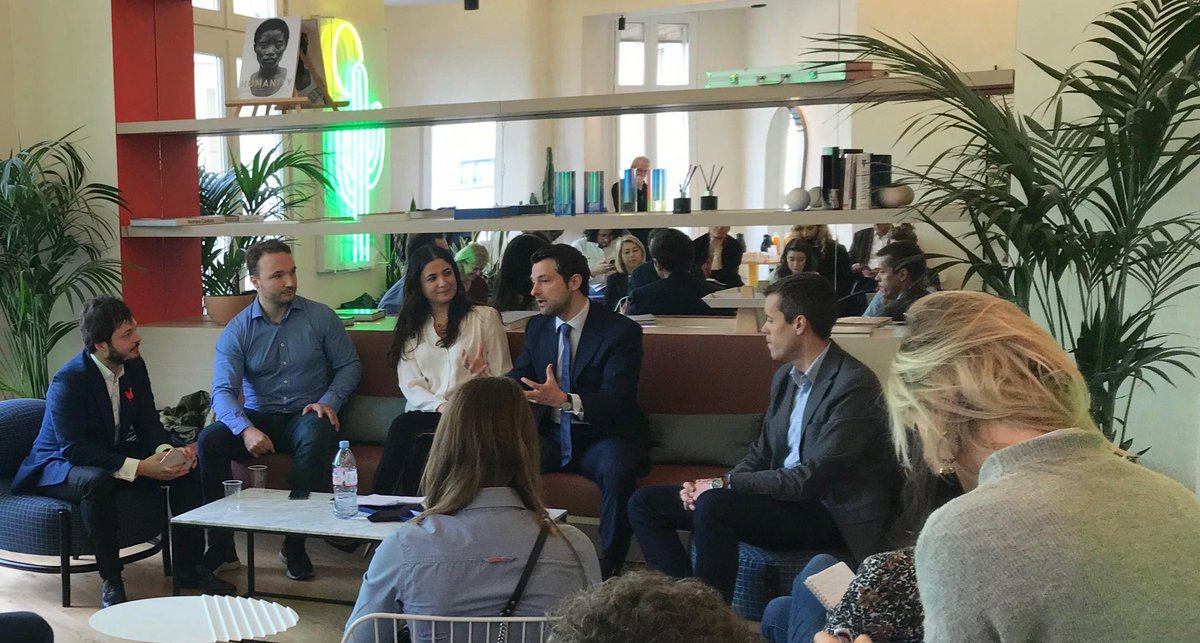 Ce matin sortie du rapport de <a href="/microsoftfrance/">Microsoft France</a> sur #IA je rappelle l'urgence de former face au besoin de #compétences #numerique. Le <a href="/medef/">Mouvement des Entreprises de France</a> propose l'extension du PassNumerique #GrandDebat, s'engage ds les territoires <a href="/TheNuumFactory/">The Nuum Factory</a> et réunit 500 entr à <a href="/joinstationf/">STATION F</a> le 20 juin