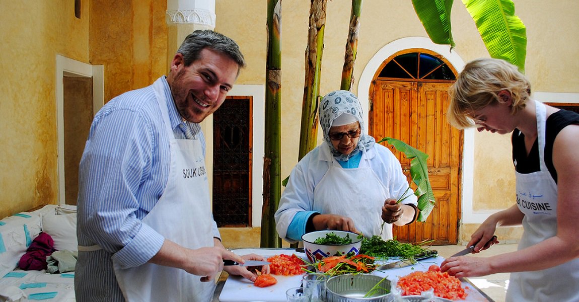 morocco_trust's tweet photo. MOROCCAN COOKING CLASS: Want to learn how to cook a Moroccan Tagine, Couscous, salads, Moroccan pastries, or even a seafood Pastilla? Then, you’ve come to the right place. https://t.co/AnMv7siAYT https://t.co/A2S7U3zBAI