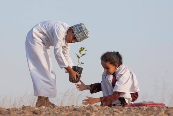 " اترك في كل طريقٍ تمُر به حديثاً لطيفاً .. ابتسامةً جميلة .. زهرةً بيضاء .. 
دع الأماكن تذكرك بخير، ولو نسيك البشر " (م) ..

#جماليات
#اليوم_العالمي_للسعاده
#صباح_الاربعاء
