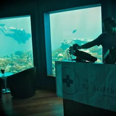 scubadivingfans's tweet photo. #Underwater #Bar &amp; #Club—#Maldives

#Subsix bar is the world's first underwater bar and club. Now you can show off to your friends on social media that you party with #marine life in the depths of the Indian #Ocean.

#firstdayofspring #InternationalDayOfHappiness #WednesdayWisdom https://t.co/INevnCdTK3