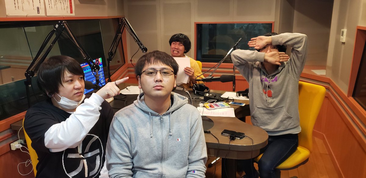 今夜9時から放送ボロドンバーン！

今夜も4人揃っての生放送です！

電話希望のメールも引き続きb@825.fmまで募集してますよ！

今夜も1時間ぜひお聴き逃しなく！

#ボロドン #ノースウェーブ
#アルキタ #シゴトガイド