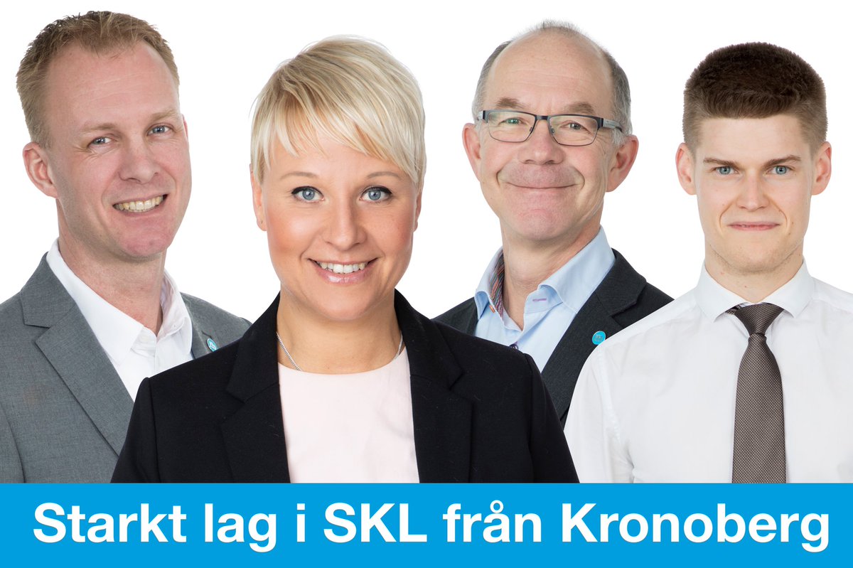 M Kronoberg (@mkronoberg) on Twitter photo Nu är de valda!👍Ⓜ️👏
Ett starkt lag från Kronoberg tar plats i SKL.
<a href="/AnnaTenje/">Anna Tenje</a> ledamot i SKL:s styrelse
<a href="/MikaelJ74/">Mikael Johansson</a> ersättare i Sjukvårdsberedningen
<a href="/OliverRosengren/">Oliver Rosengren</a> ledamot i beredningen för digitalisering
<a href="/rgustbee/">Roland Gustbée</a> ordföranden i stiftelsen Vintersol.
#kronoberg Nu är de valda!👍Ⓜ️👏
Ett starkt lag från Kronoberg tar plats i SKL.
<a href="/AnnaTenje/">Anna Tenje</a> ledamot i SKL:s styrelse
<a href="/MikaelJ74/">Mikael Johansson</a> ersättare i Sjukvårdsberedningen
<a href="/OliverRosengren/">Oliver Rosengren</a> ledamot i beredningen för digitalisering
<a href="/rgustbee/">Roland Gustbée</a> ordföranden i stiftelsen Vintersol.
#kronoberg
