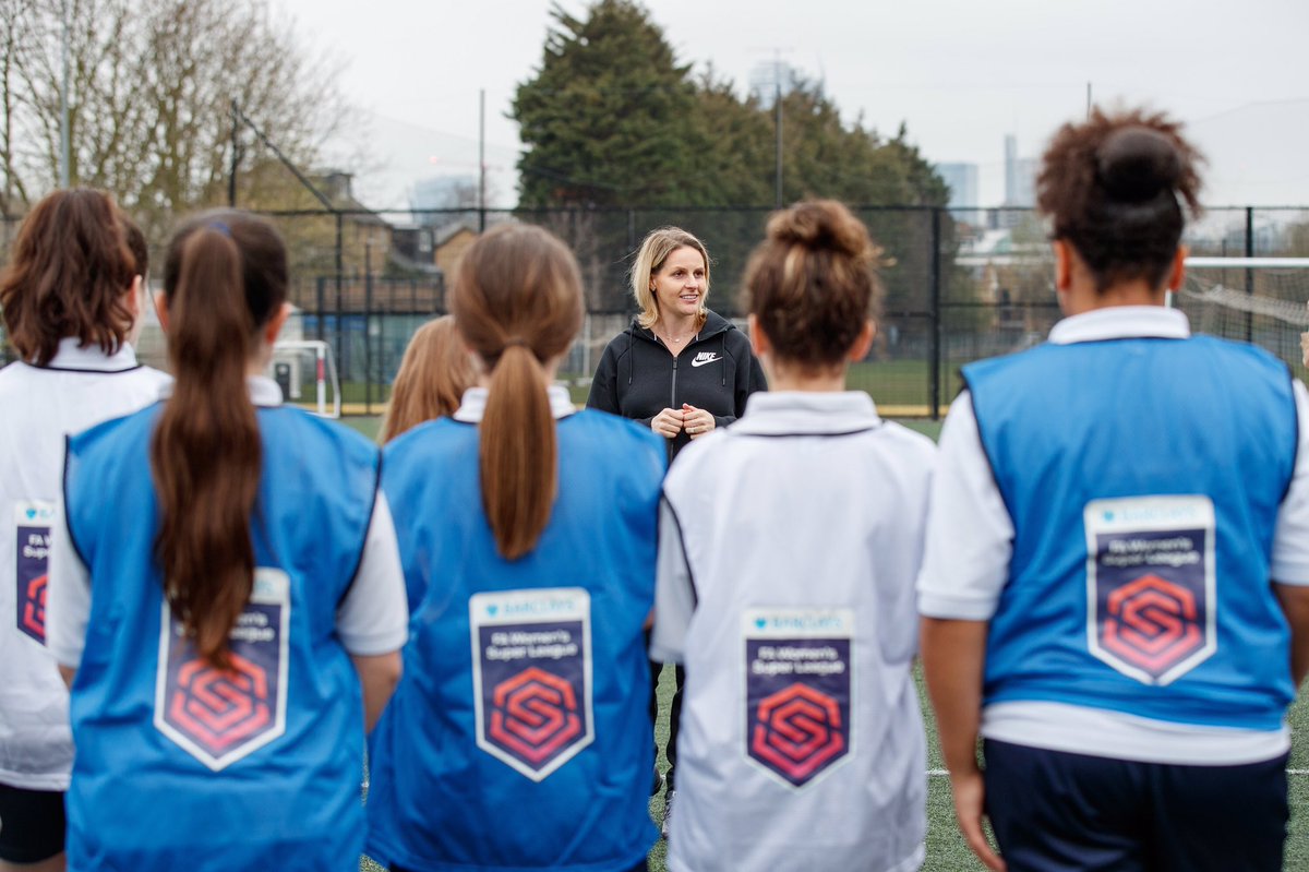Kelly Smith MBE OLY tweet media