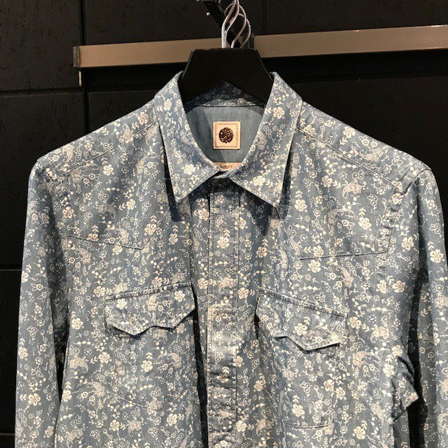 Just arrived!! Our new slim-fit Ditsy Floral Print Shirt, something a bit different. 💚✌️#PrettyGreen #WeLovePG