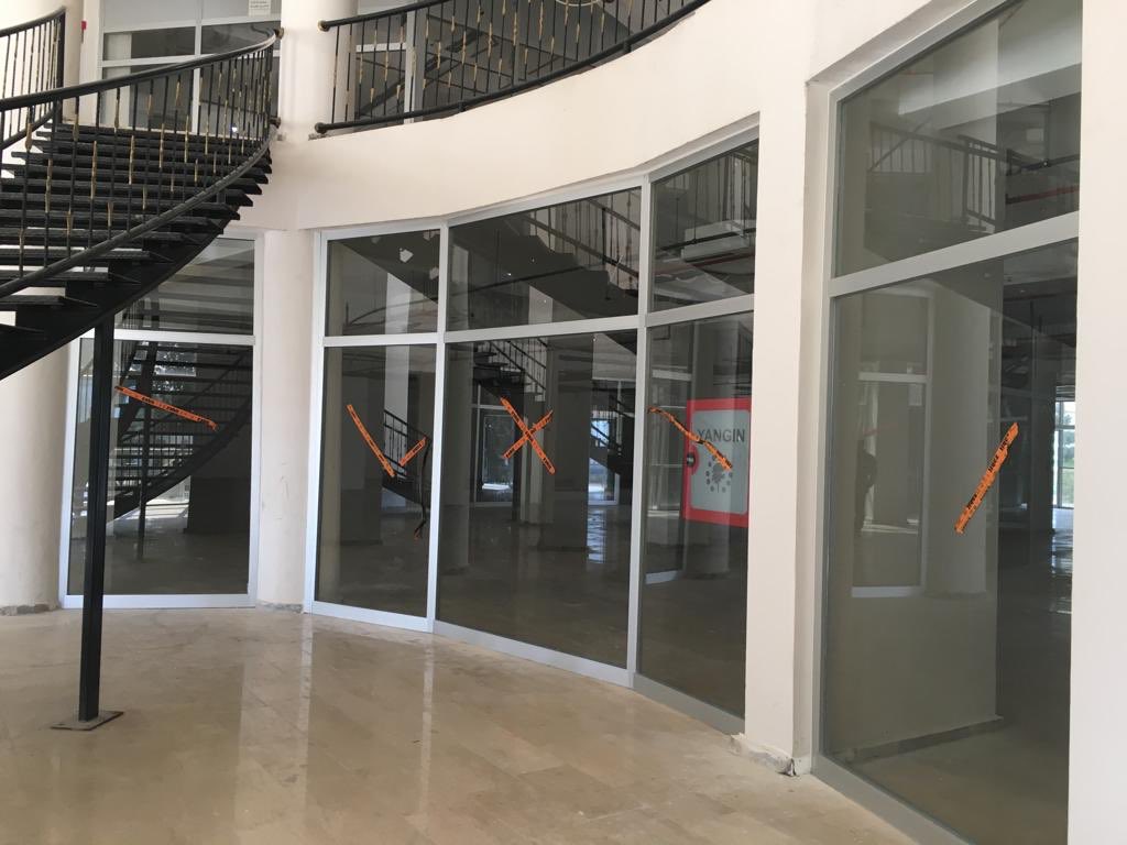 EmlakYonetim's tweet photo. Adana yüreğir kışla TOKİ konutları Y2 iş merkezi içindeki market cephesi ve kapıları tamamlanmıştır. https://t.co/tMk1kppHLP