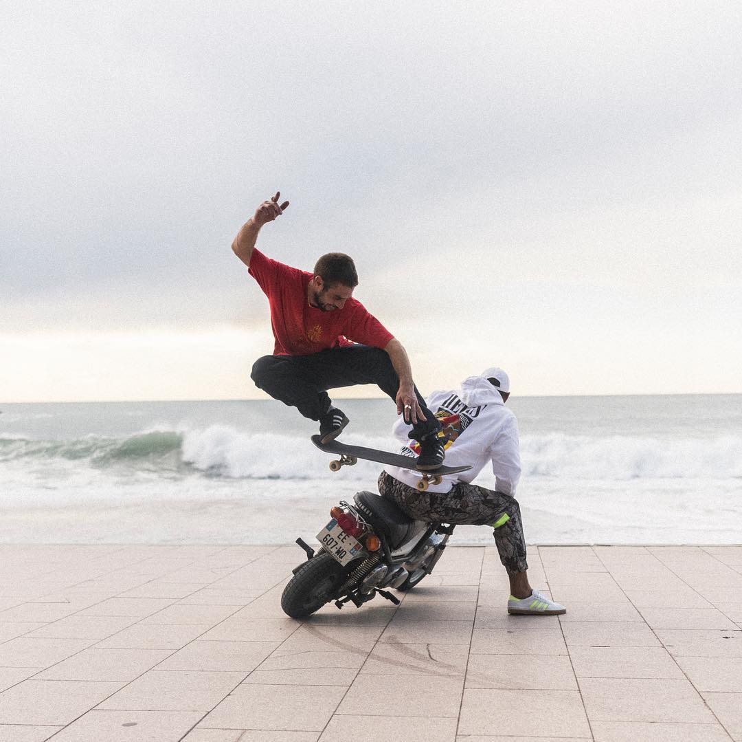 KILVILandorra's tweet photo. Pensaves que no t’avisaríem? 🤔
Doncs si, és real, ja ha arribat la nova col•lecció d’ @adidasskateboarding a la nostra botiga! 🔥 #adidasskateboarding #kilvil https://t.co/Lvj1NLBNYE