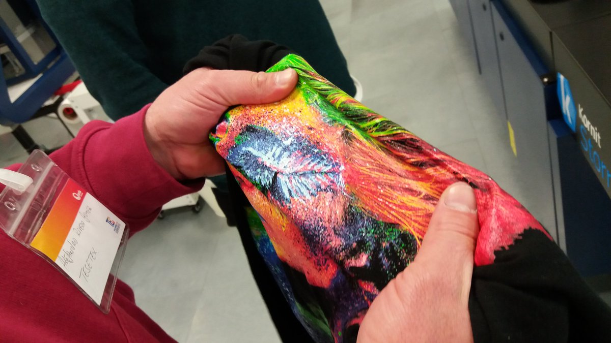 QuantiaSolutio1's tweet image. Alejandro @tesetex_mar aprueba los resultados #launchquantiasolutions #impresiondigitaltextil