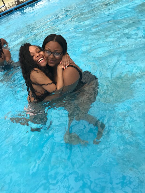 _dvviv's tweet photo. Up screaming Happy birthday to my best friend !! We just been watching each other grow up and it’s amazing. No words needed 🤞🏾🤞🏼 #7yearsdown ❤️ Everybody go tell my best happy bday she’s 2️⃣1️⃣🤪@_ConcietedMeh https://t.co/ixfnaaschT