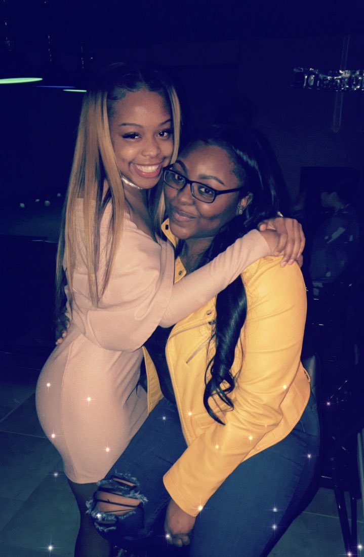 _dvviv's tweet photo. Up screaming Happy birthday to my best friend !! We just been watching each other grow up and it’s amazing. No words needed 🤞🏾🤞🏼 #7yearsdown ❤️ Everybody go tell my best happy bday she’s 2️⃣1️⃣🤪@_ConcietedMeh https://t.co/ixfnaaschT