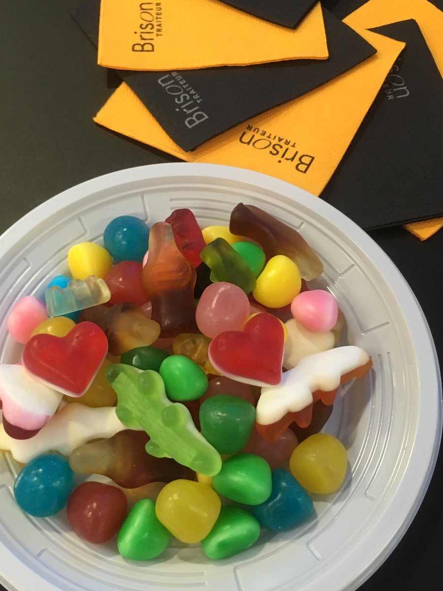 M_Garrec's tweet photo. EN DIRECT DU 574 NANTES : ambiance studieuse lors du Coding Goûter ! #SNCFauFeminin et la Région PDL accueillent les enfants du
personnel à découvrir le code dans le cadre du Printemps des Fameuses.
Des enfants sages et souriants ! Merci Alina et David #It4Girl #DéfiEgalité https://t.co/nHpzLyXLbm