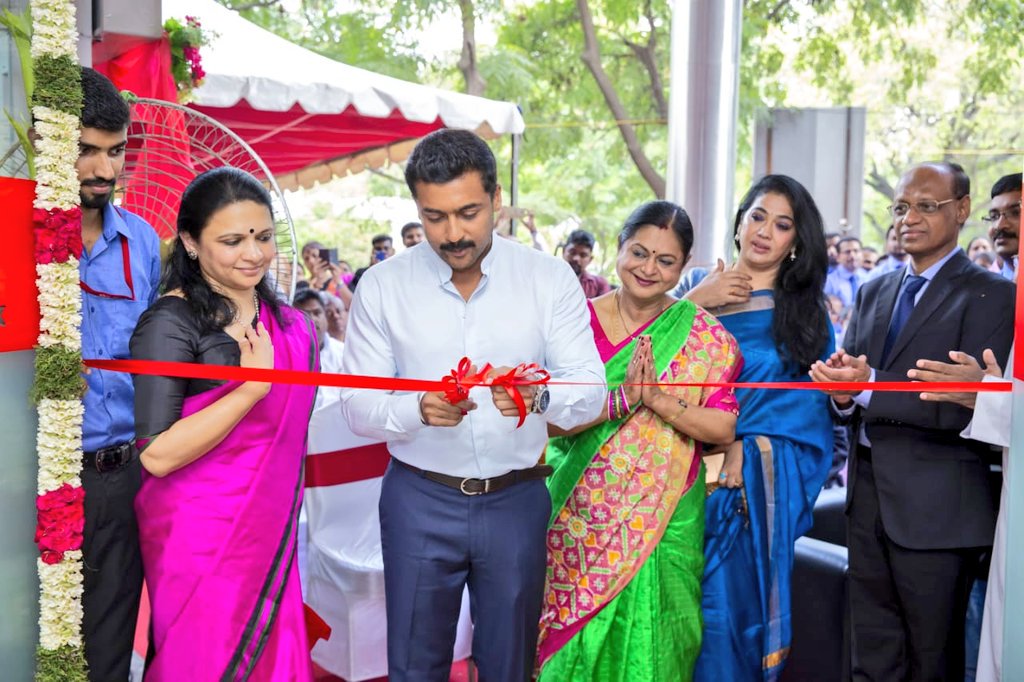 uaesfc's tweet photo. Today Our Handsome hunk @Suriya_offl anna ❤️❤️❤️ | #SouthIndianBank branch inauguration in #KaappaanLook 😎
@rajsekarpandian #NGKUpdateSoon https://t.co/snq1Sj5xQF