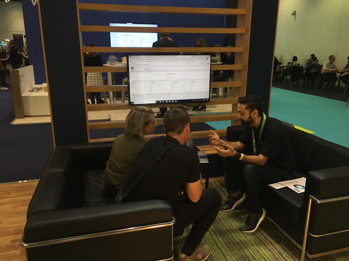LauraPoole_91's tweet photo. Busy here on stand 401 but still drones to give away. Come and get your demos! #UNLEASH19 @sagepeople https://t.co/oIPnwgDxMY