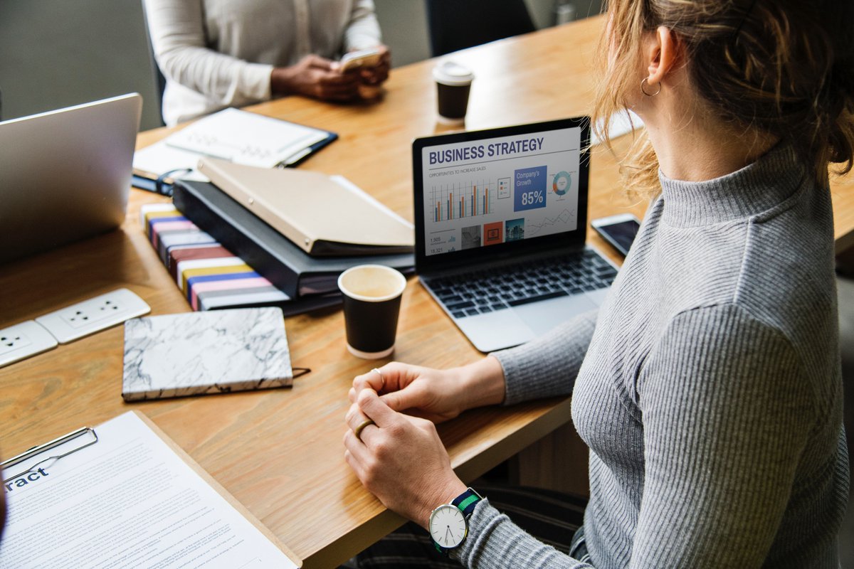 Total_ORA's tweet photo. How to negotiate the pay raise you deserve https://t.co/VUIFeu1RRi by @MsCareerGirl https://t.co/I69jsVwxv3