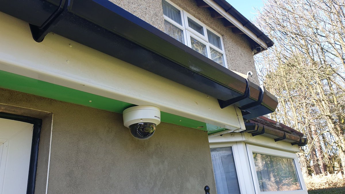 YorksAutomation's tweet photo. Hikvision CCTV system. No wires all hidden. TV setup all hidden. Want more info call 0113 418 2595 on how we can create the perfect system for you with integrated home automation.
#smartinstall #homeautomation #smartsecurity #smartalarm #smartsystems #yorkshireautomation https://t.co/iYkZsWm91f