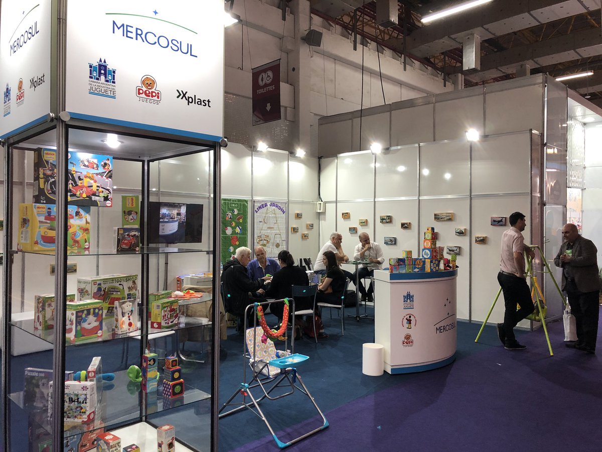 CamaraDelJugueT's tweet photo. La #CAIJ acompañó a las empresas @Loriel_Chicos @MisLadrillos @antexandina @JuguetesLuceri2 y #Modelex en la @feiraabrin exponiendo sus marcas y productos en el stand @mercosur facilitado por la @CamaraDelJugueT y la #ABRINQ 
#Abrin2019 #ArgentinaExporta #CAIJemprende https://t.co/ktLWFnNg4B