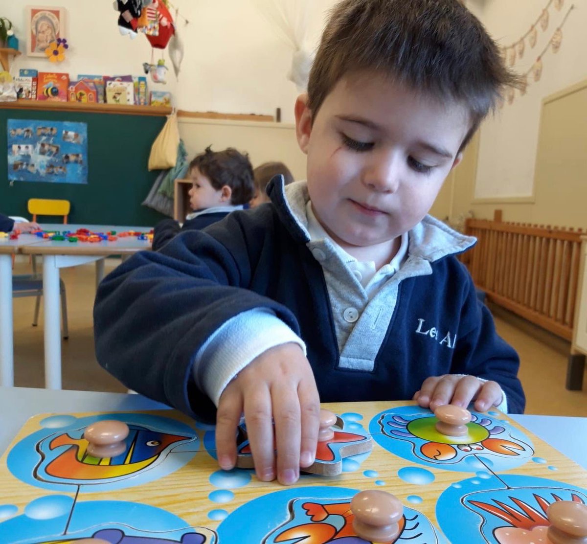 lesalzines's tweet photo. Interaules Llar2 👉🏻 la importància de compartir petites experiències! #Aude #aprenemjunts #interaules #ambients #llarinfants #aprenemjugant #competenciaglobal #estimulacio #preparatsperalcanvi https://t.co/7luLFF3KqZ