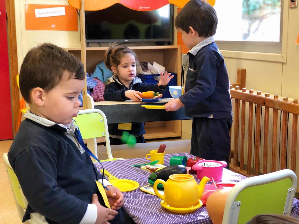 lesalzines's tweet photo. Interaules Llar2 👉🏻 la importància de compartir petites experiències! #Aude #aprenemjunts #interaules #ambients #llarinfants #aprenemjugant #competenciaglobal #estimulacio #preparatsperalcanvi https://t.co/7luLFF3KqZ