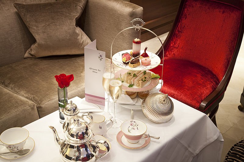 horseguardsLDN's tweet photo. Treat Mum with our royal champagne afternoon tea, including a surprise goodie bag while enjoying our harpist playing on the day from 1330 hours to 1630.
There is limited availability so book now at
https://t.co/7AOaNFK8ps https://t.co/FBUyqzP2gy
