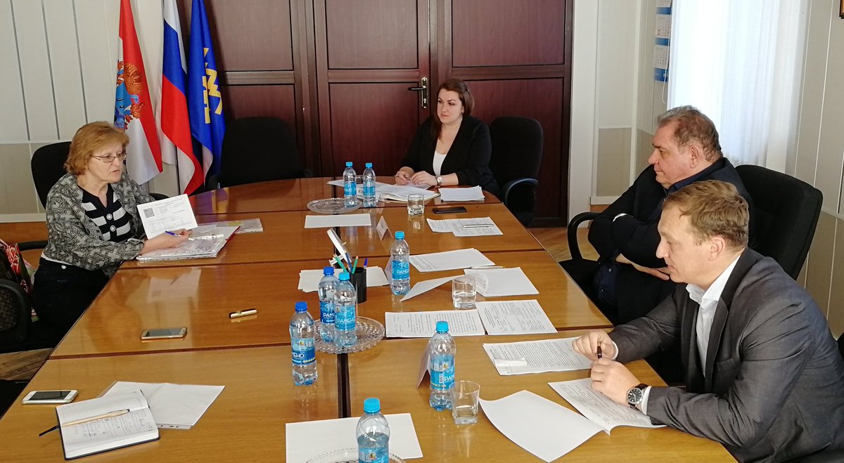 #Прямосейчас глава #Тольятти  @sa_antashev продолжает приём граждан по новой системе обращения с ТКО <a href="/ecostr_ru/">ЭкоСтройРесурс</a> с участием главы Комсомольского района <a href="/anisimovtlt/">Артем Анисимов</a>. Жители говорят о некорректных квитанциях, отсутствии платежек, предлагают открыть пункт регоператора в Комсомольске