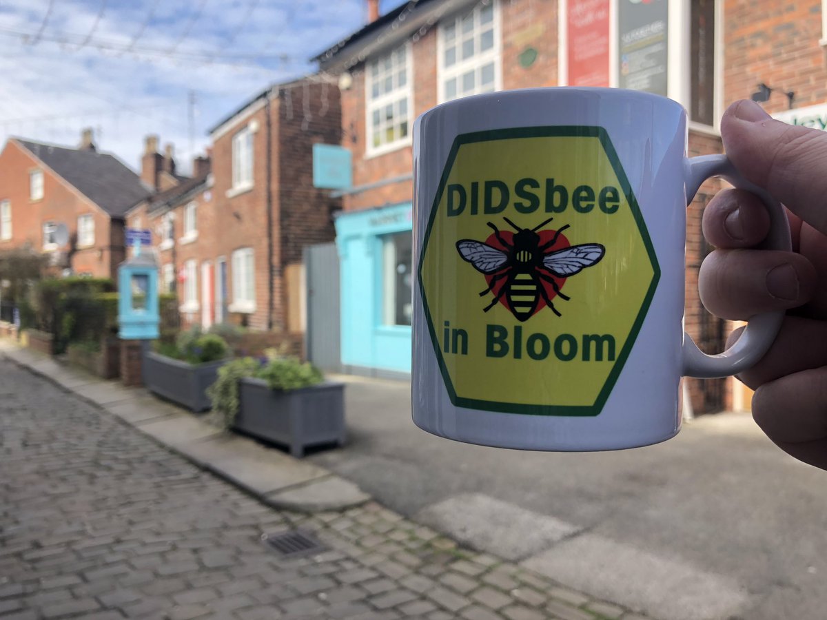 didsburyinbloom's tweet photo. Isn’t Warburton street looking great? #didsburyinbloom #britaininbloom #didsbee #didsbeeinbloom #didsbury https://t.co/IeMnzBsDFU