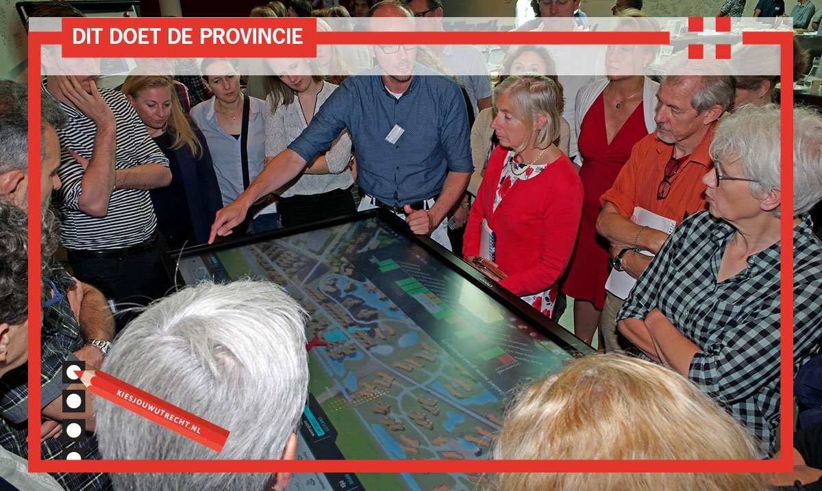 ProvUtrecht's tweet photo. Dit is de #Maptable: een digitale ontwerptafel waarop je direct de effecten kunt zien van nieuwe ruimtelijke plannen. Bijvoorbeeld wat er qua verkeer gebeurt als ergens een nieuwe woonwijk komt. Meer info: https://t.co/RJSqIP3bUp #ditdoetdeprovincie #groenengroei https://t.co/f2inxEAehg