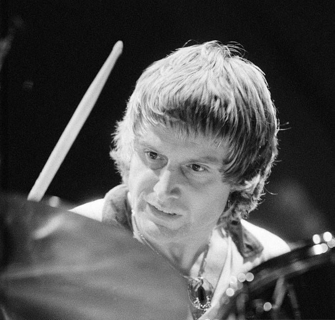 Happy Birthday to the great Carl Palmer 