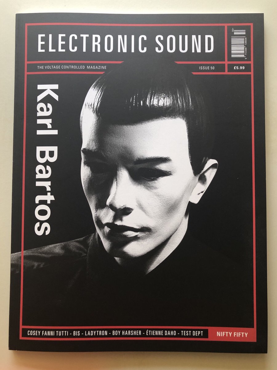 satoshi_iwase's tweet image. #electronicsoundmag #johnfoxx #carlbartos 
ジョン・フォックスの号は以前、この雑誌のショップから買っていたのだが（レコード付きはすでに完売 ）、なんと昨日ディスクユニオンにレコード付きがあったのでカール・バルトスの号とともに購入した。雑誌のほうはダブってしまったがいたしかたない。
