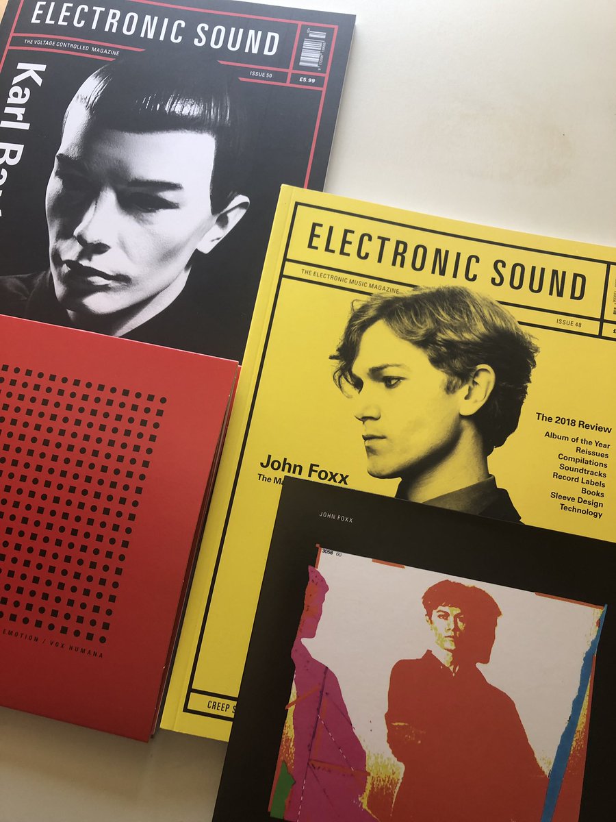 satoshi_iwase's tweet image. #electronicsoundmag #johnfoxx #carlbartos 
ジョン・フォックスの号は以前、この雑誌のショップから買っていたのだが（レコード付きはすでに完売 ）、なんと昨日ディスクユニオンにレコード付きがあったのでカール・バルトスの号とともに購入した。雑誌のほうはダブってしまったがいたしかたない。