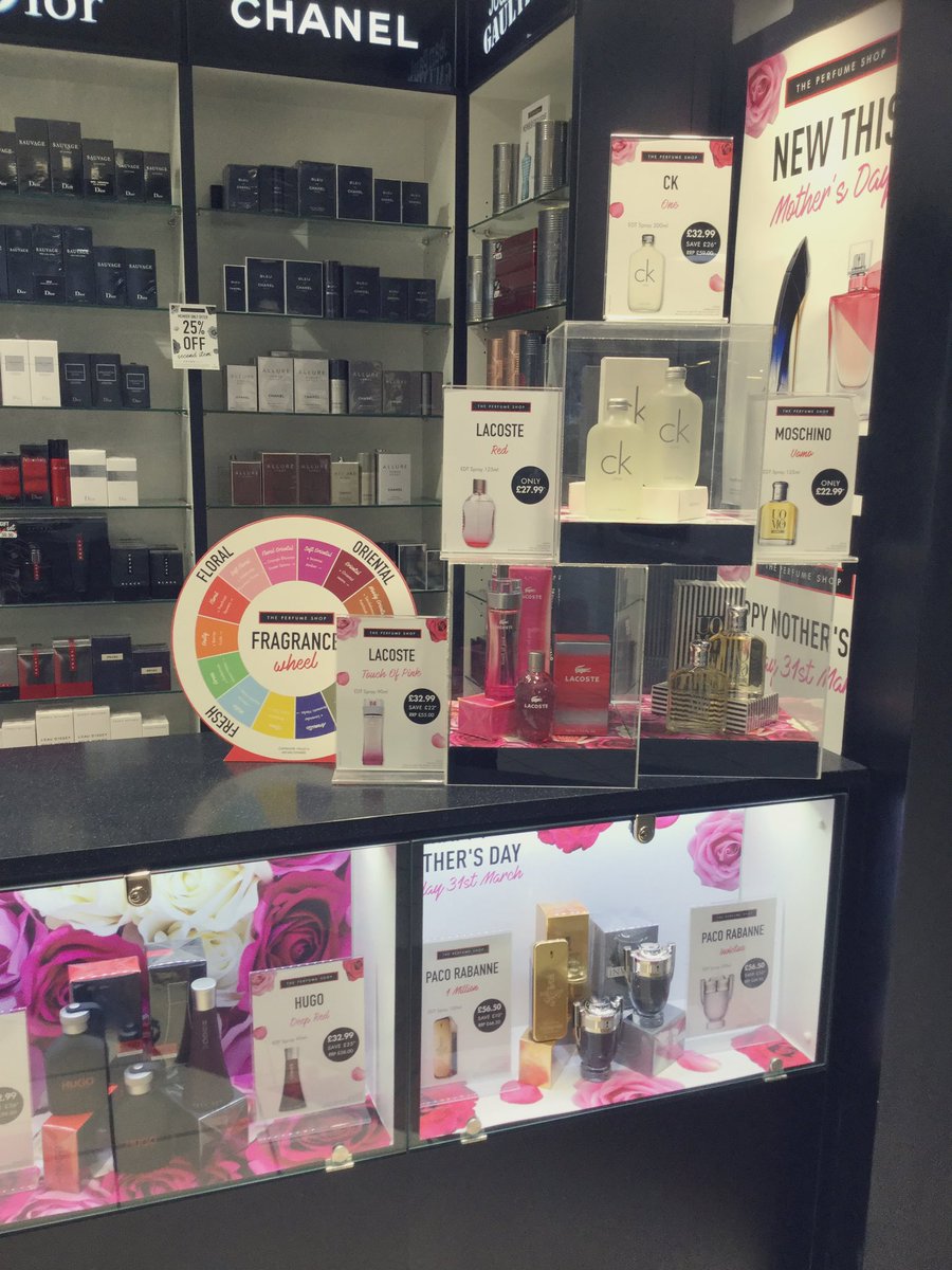 tpswakefield's tweet photo. #NationalFragranceWeek 💕💁🏻👃🏻 @JoanneJswift @FragranceFDN_UK https://t.co/qGgvxN3qYg