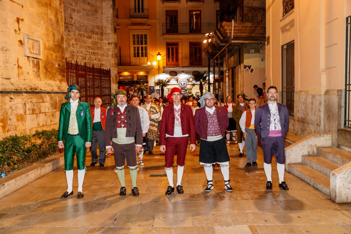 AjMislata's tweet photo. #FallesMislata19 | Ja pots vore totes les imatges d'un dels actes més esperats pel món faller, l'#Ofrena de flors. Tota la galeria 📷 👉 https://t.co/IbGeCQt2A0 https://t.co/iECSLNYaWt
