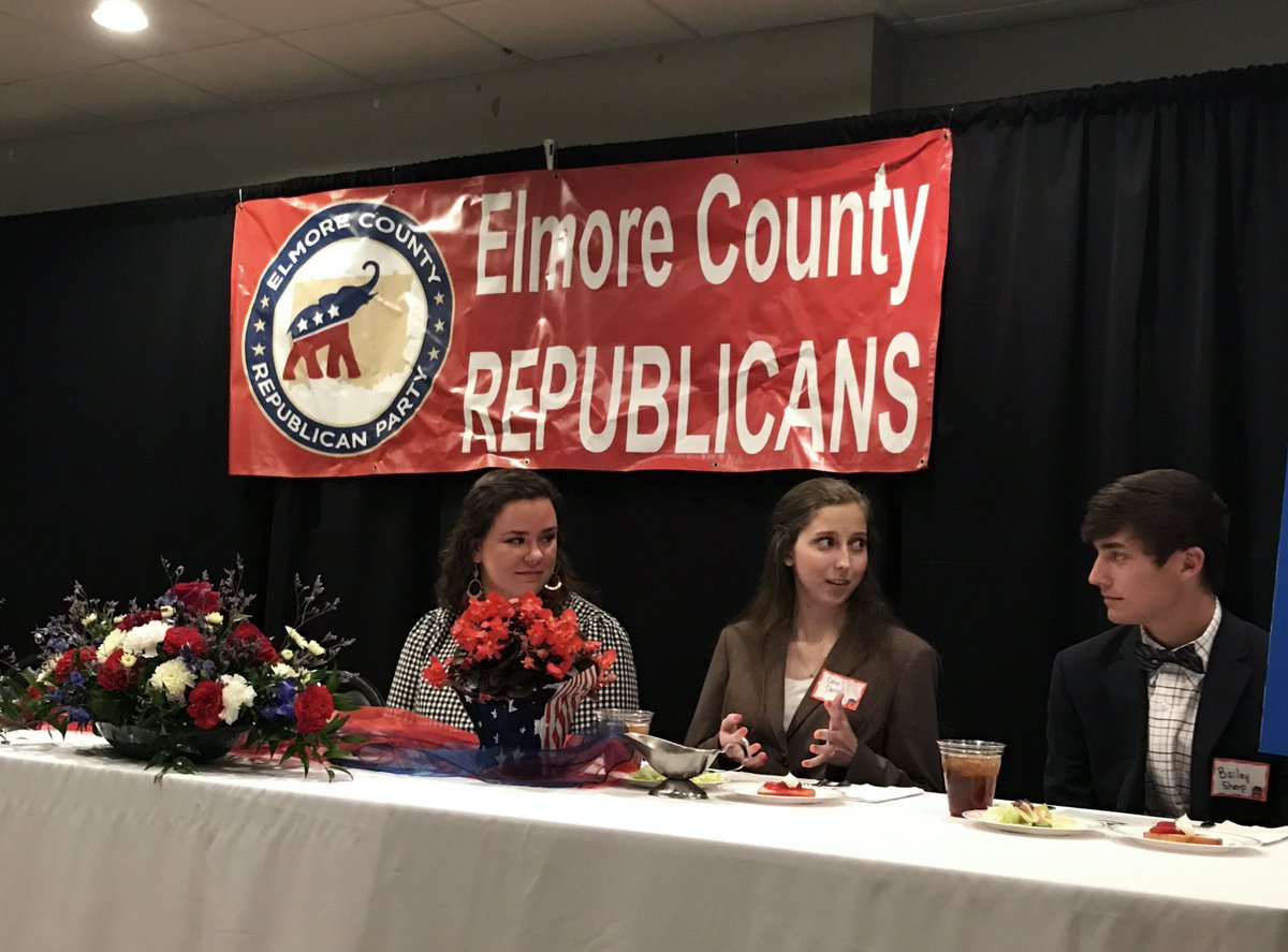 ChairmanLathan's tweet photo. Congrats to @ElmoreGOP who held their 1st Annual Scholarship Banquet for high school students going to college. Packed house to honor 3 outstanding young people. @RepByrne was keynote speaker #alpolitics https://t.co/4LkW8IWDap