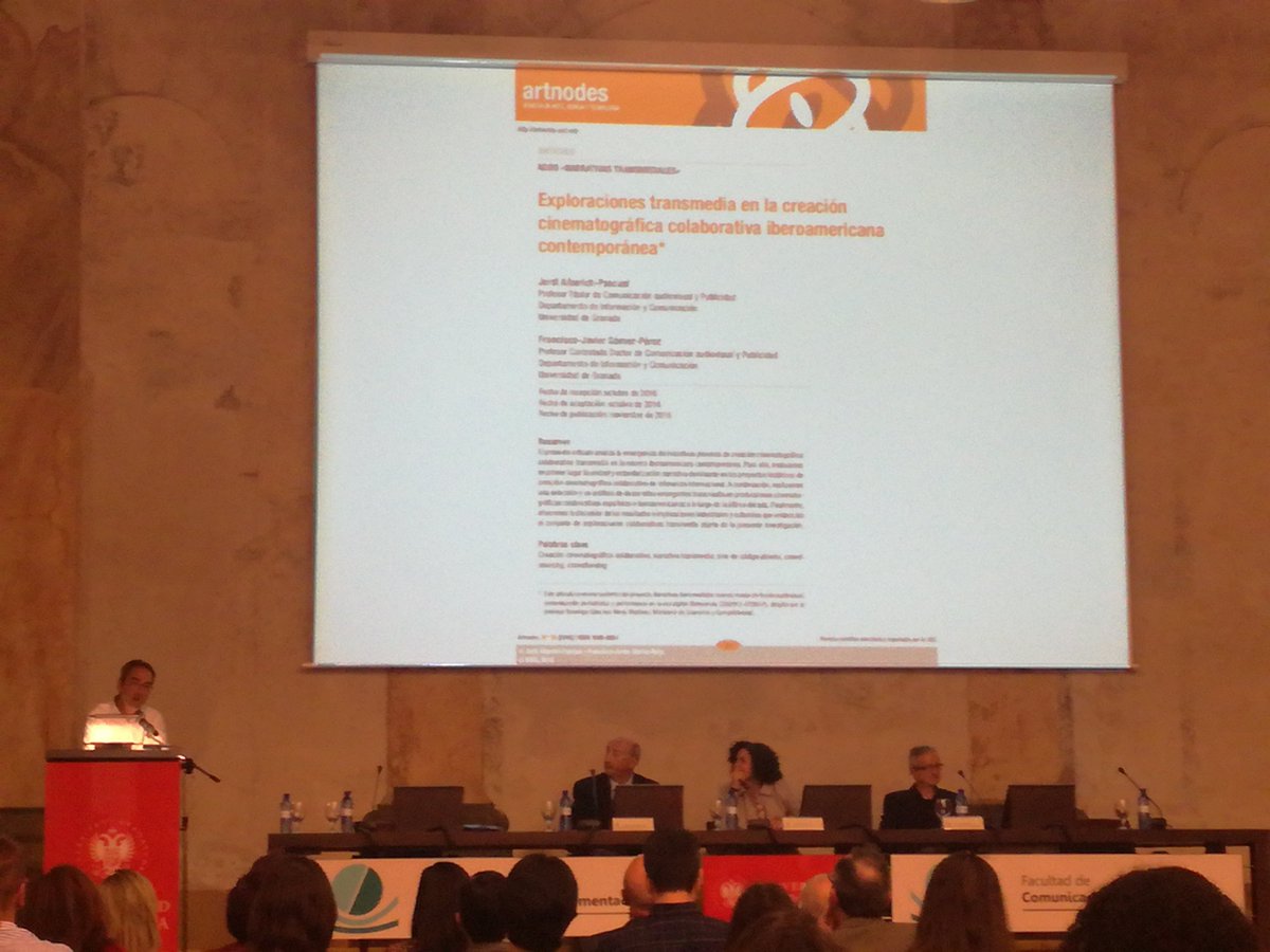 Begolarte's tweet photo. Nuestro director @JordiAlberich recibe el reconocimiento a su investigación @communicav en la @fcd_ugr. Felicidades! @CanalUGR https://t.co/ztSqh6LwfG