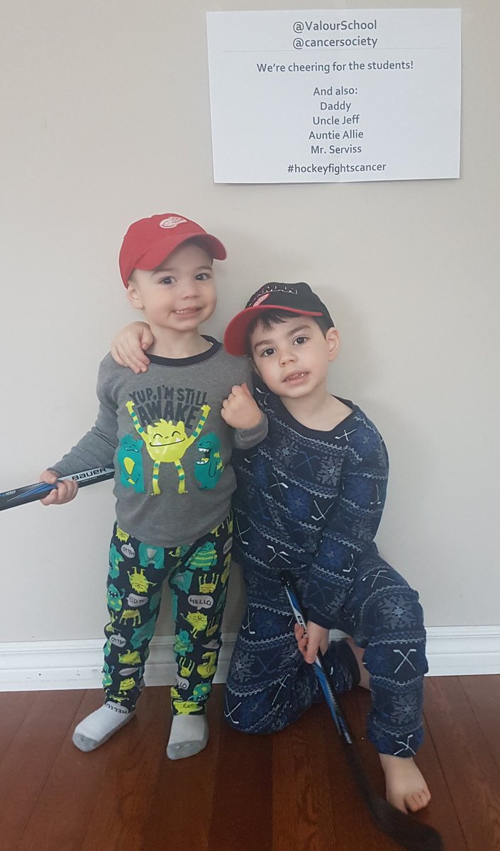 gardnerjc26's tweet photo. @ValourSchool @cancersociety The Sterling and Gardner family are ready for a great day of hockey in memory of Thomas. Thanks for helping in the fight to beat cancer! #hockeyfightscancer #gostudentsgo https://t.co/kBewyk9lii