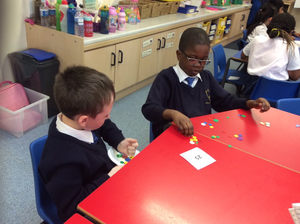 WorldStm's tweet photo. Finding a quarter and 3 quarters of an amount. #Stmmaths #STMReasoning #STMFractions https://t.co/AqcFkwMCo1