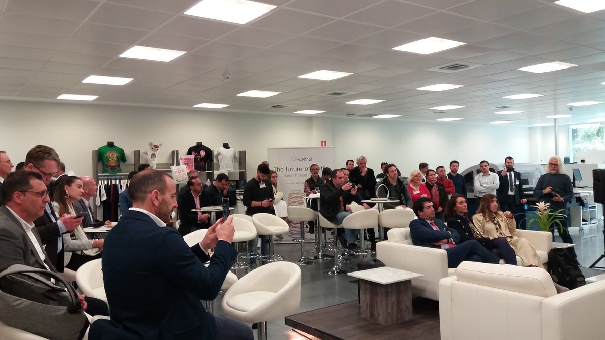 QuantiaSolutio1's tweet image. Ronen Zioni, gerente @QuantiaSolutio1 &quot;contamos con vosotros para la transformación digital en la industrial textil&quot; #launchquantiasolutions #digitaltextile