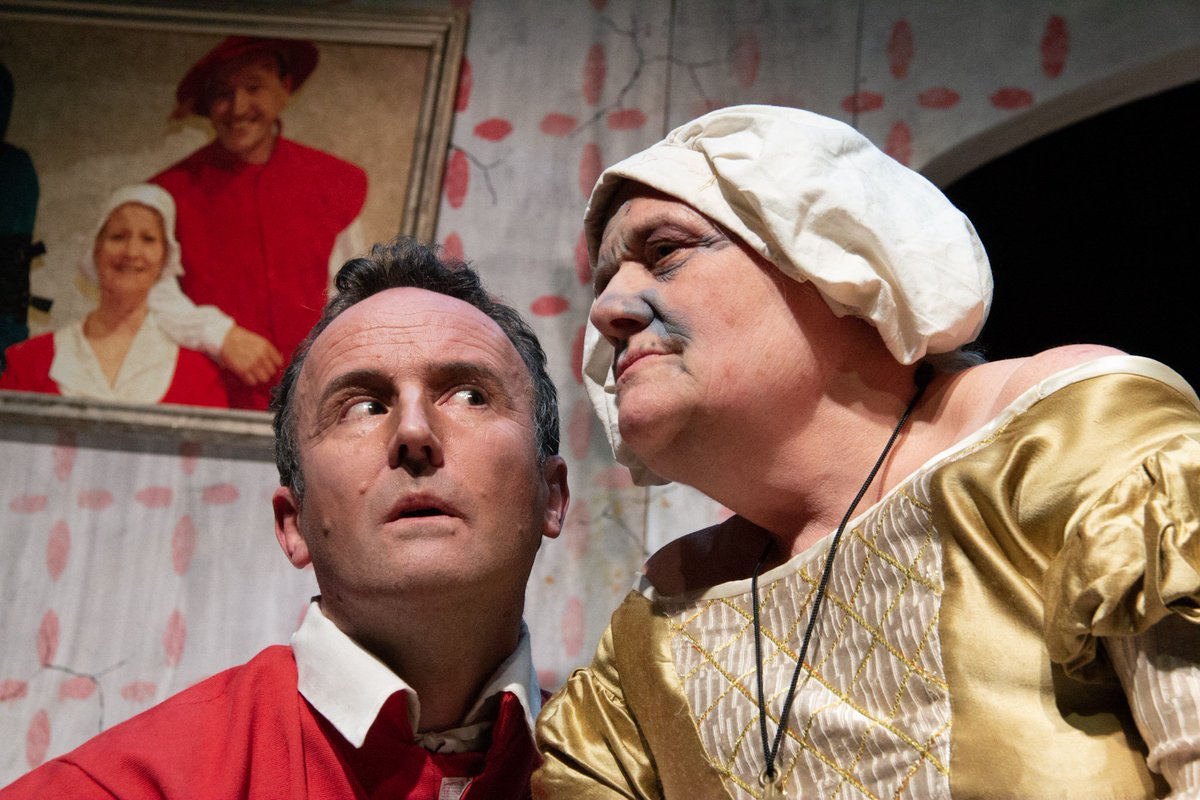 Guildburys's tweet photo. Romeo and Juliet as you've never seen them before. Oh Romeo starts tonight at the @ElectricTheatre https://t.co/npmX1Z72T0 #shakespeareweek #shakespeare #romeo #juliet #theatre #guildford #guildfordtheatre #woking #wokingtheatre #surrey #surreytheatre https://t.co/bTnyz91HXj