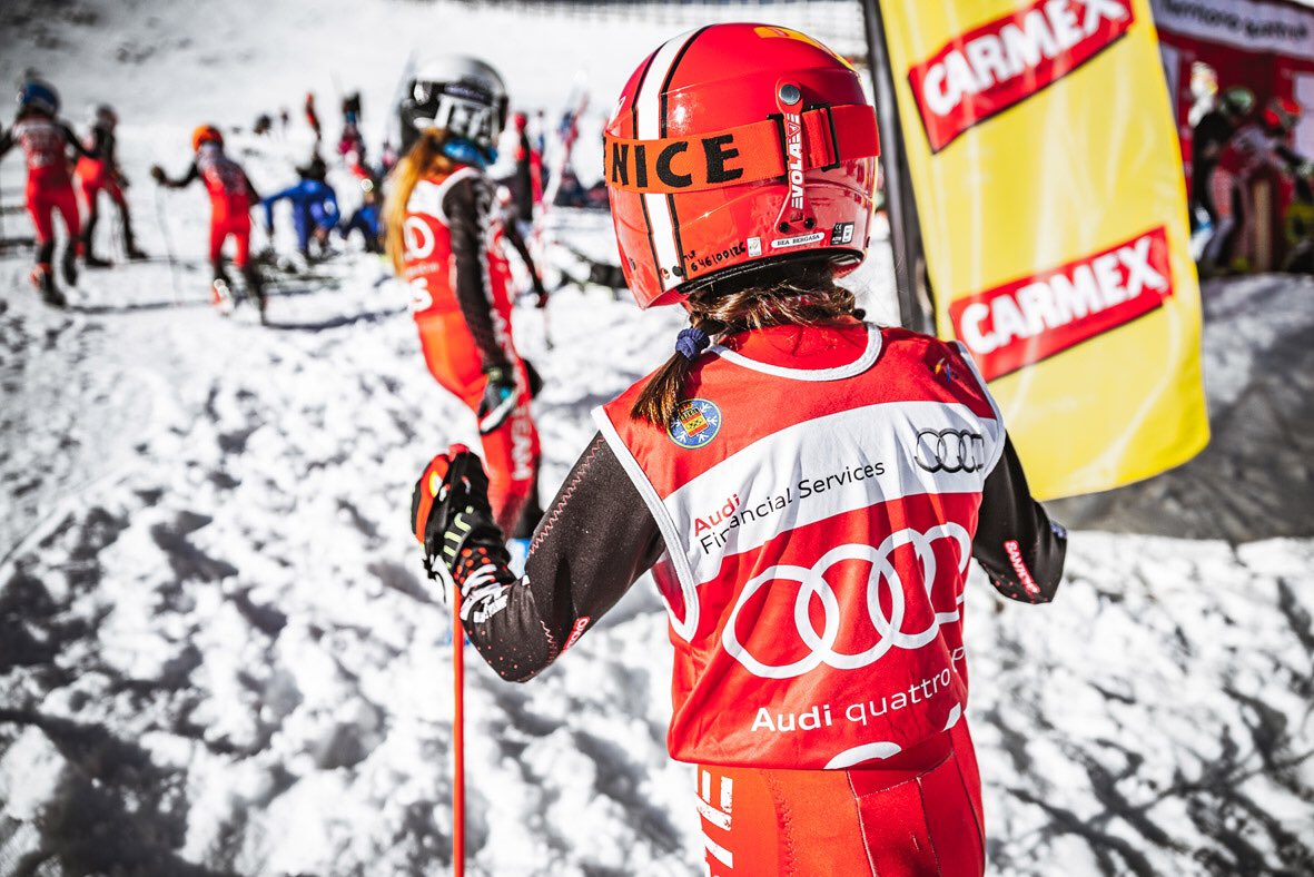 AudiquattroCup's tweet photo. ¡La #primavera ha traído #nieve y bajas temperaturas a las estaciones españolas!❄🌡¡Ante la meteo cambiante, asegura tus labios con el protector labial @carmexspain.es ! 👄 #protect #spainsnow #rfedi #audiquattrocup #audiquattrocup2019 #protection #lips #protectorlabial https://t.co/yNftoYns7e