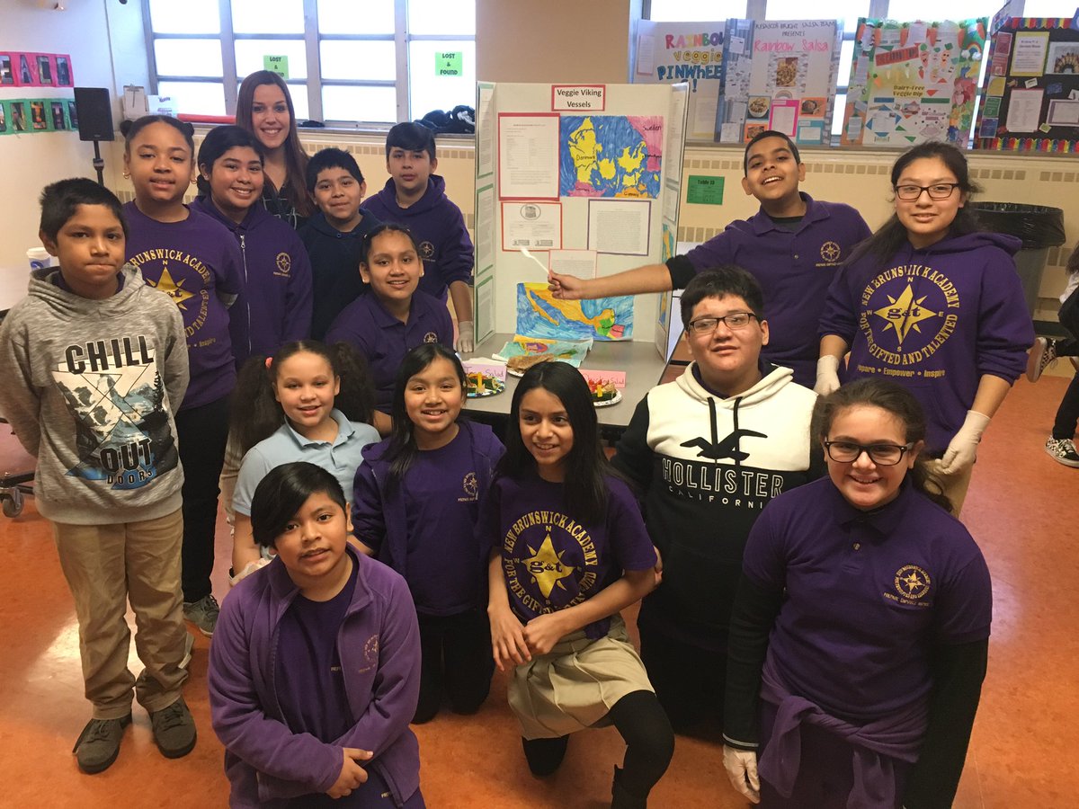 GandTTeam's tweet photo. Chefs sharing creative and healthy recipes during March Snackness @LincolnAnnex @nbpschools #ALLIN4NB https://t.co/h9lb9OquyH