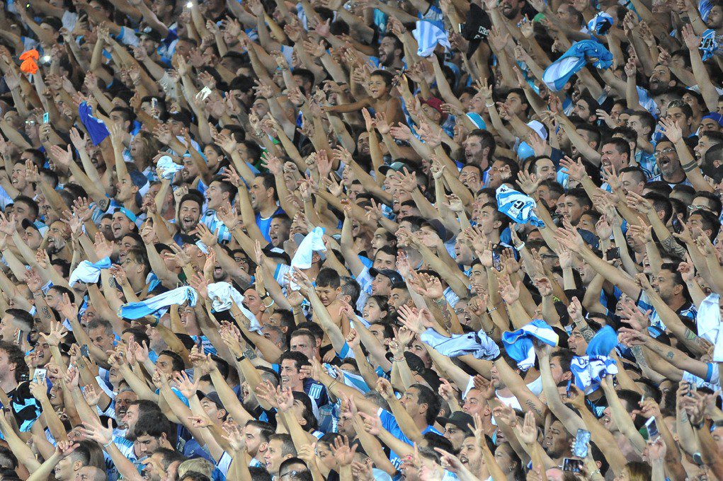 RacingClub's tweet photo. Amor eterno 😍🗣🙌🎓

#LaAcademia 
#RacingPositivo
#BuenDiaRacing
#BuenMiercoles 
#BienRacing https://t.co/LMW9KTr4nH