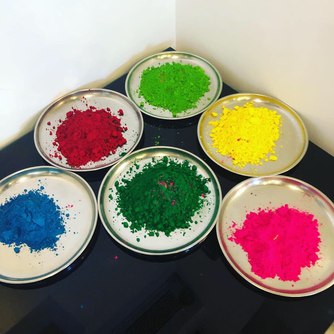 ayanchako's tweet photo. #happyholi from #contractadvertising https://t.co/ycwJkUGK8I