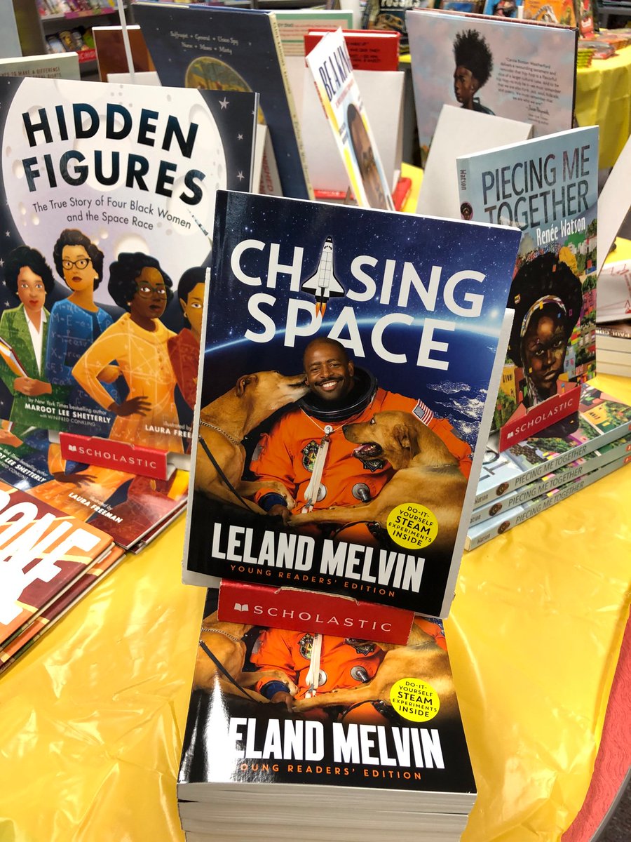 ActuallySirius's tweet photo. I spy @Astro_Flow at the school book fair! It made my day! He would make a great expert for us! Now, if we could only get him to follow us so we can ask some @firstlegoleague questions https://t.co/1jtz6hactV