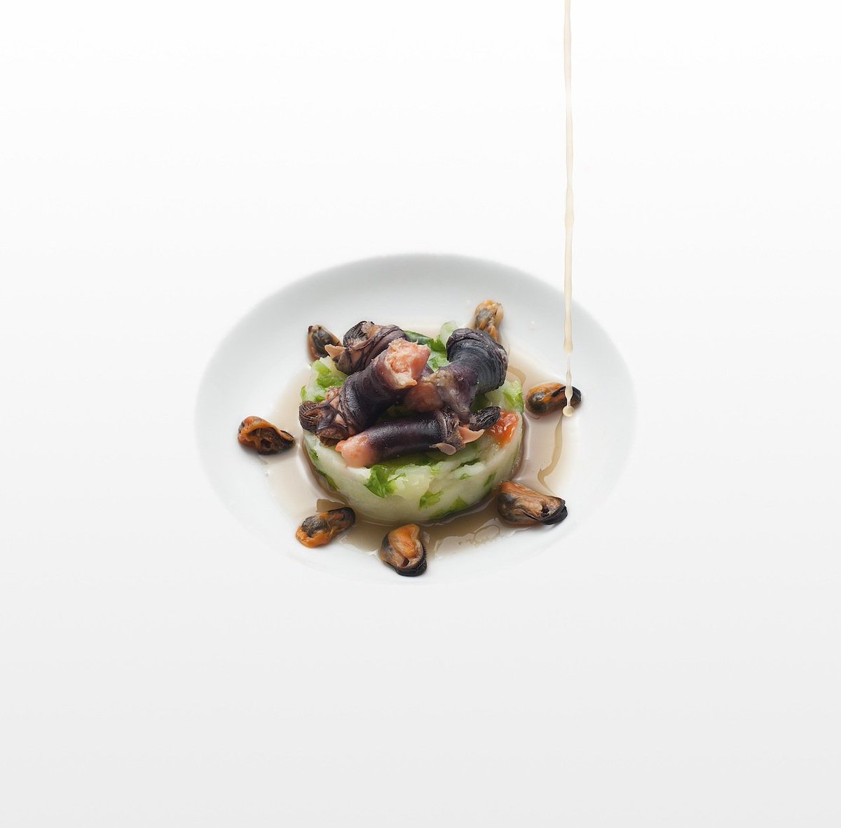 Percebes co aroma de San Xurxo de Miguel Ángel Campos <a href="/agabeira_ferrol/">Restaurante AGabeira</a>   #CociñandoGalicia 🌊 #SomosAtlántico
 
Foto: Ovidio Aldegunde para <a href="/GrupoNoveCocina/">Grupo Nove</a>