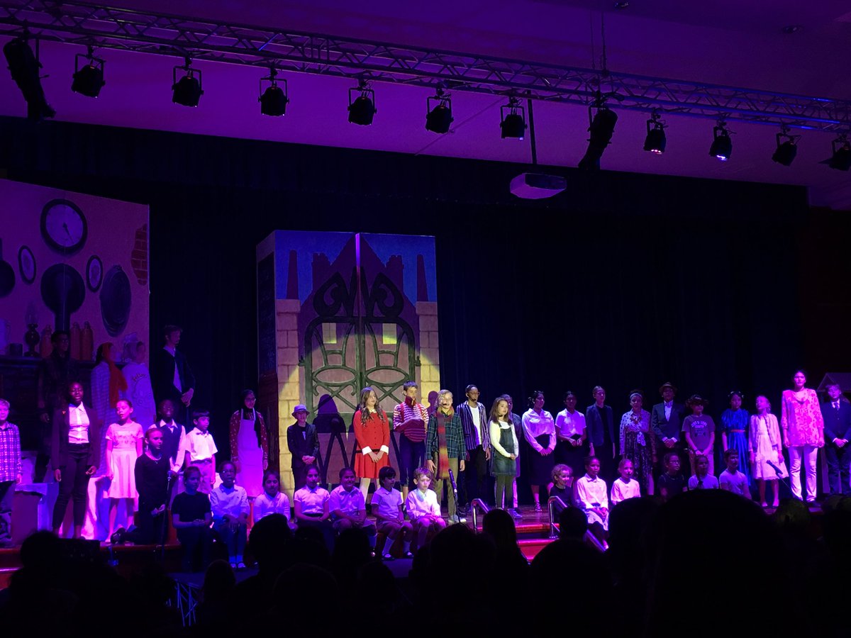 awaken_english's tweet photo. This time last week saw the culmination of all the hard-work come together in an impressive school show. Very proud of our community #AlAinAcademy #AAADrama #SchoolShowTime #CharlieandtheChocolateFactory https://t.co/agJFAatxTQ