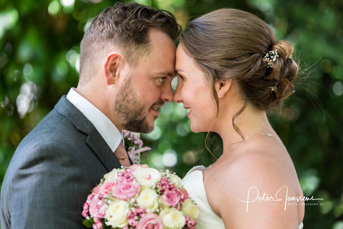 PerfectPicts's tweet image. Nieuw Bericht: Trouwen met z'n tweetjes, of... ??? - bit.ly/2HIb0j6