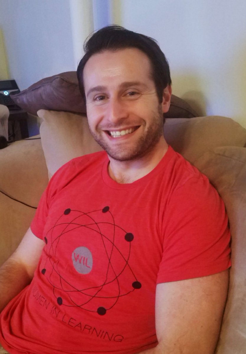 JennPerusiniPhD's tweet image. Dedicating this #WILwednesday to my very supportive &amp;amp; fashion-forward husband. Red is your color, @AlexLivshits!  @WomeninLearning