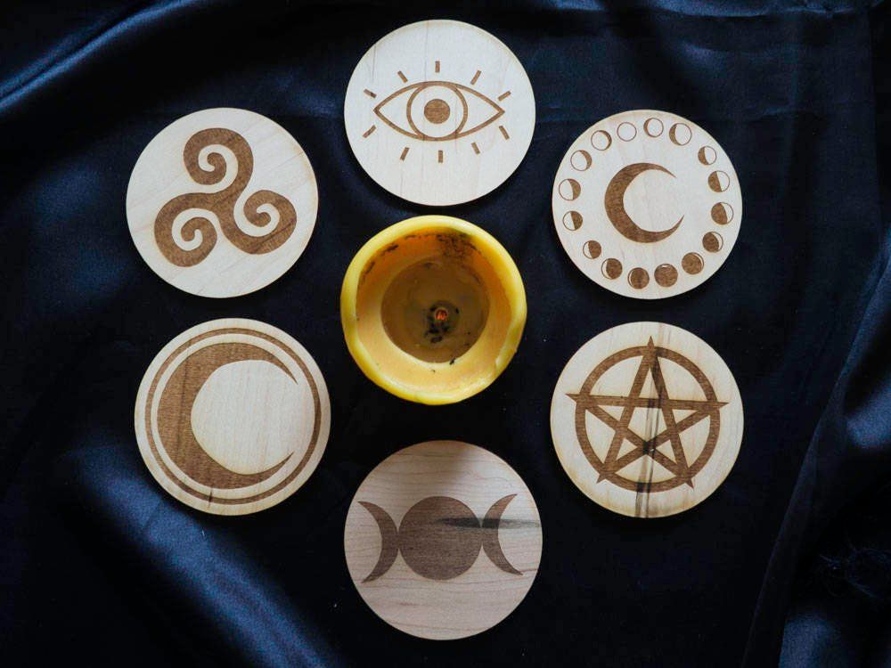 PositiveMystic's tweet photo. Some handmade tiles for your #WitchyWednesday 🌚🔮 stay witchy!!!
.
.
.
.
#tiles #fortunetelling #casting #etsy #mystic #witchy #spiritual #tools #woodwork #handmade #future #pagan #divination #witchesofinstagram #spiritualcommunication #guidance #smallbusiness #guide https://t.co/HUU4eCMCXc