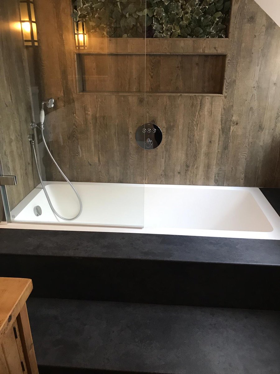 HertsBathrooms's tweet photo. One of our latest quality installations with our sister company @GasMark1Watford. Fantastic products from @watersbaths &amp; @bushboard https://t.co/BpsNay0219